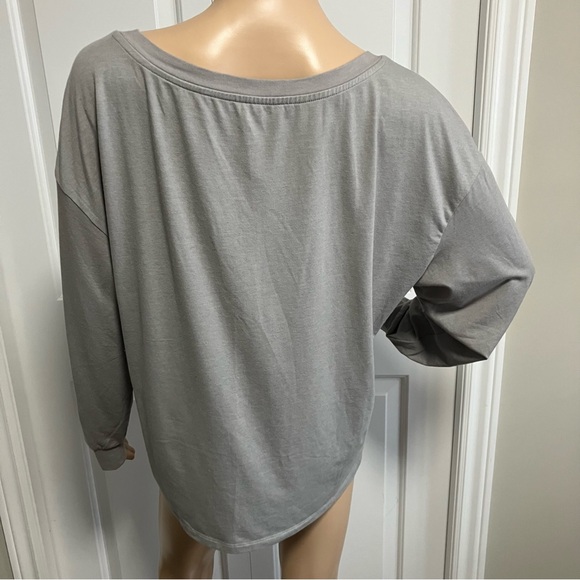 Gray Fox Graphic Long Sleeve sleepwear top - Picture 4 of 9